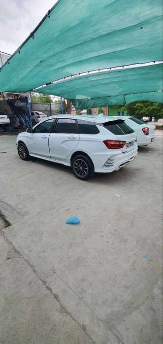 Лада веста крос.