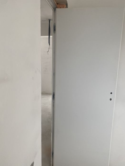 Montaj usi de interior si exterior