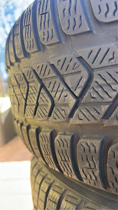 Anvelope PIRELLI 225/55/18 DOT 23