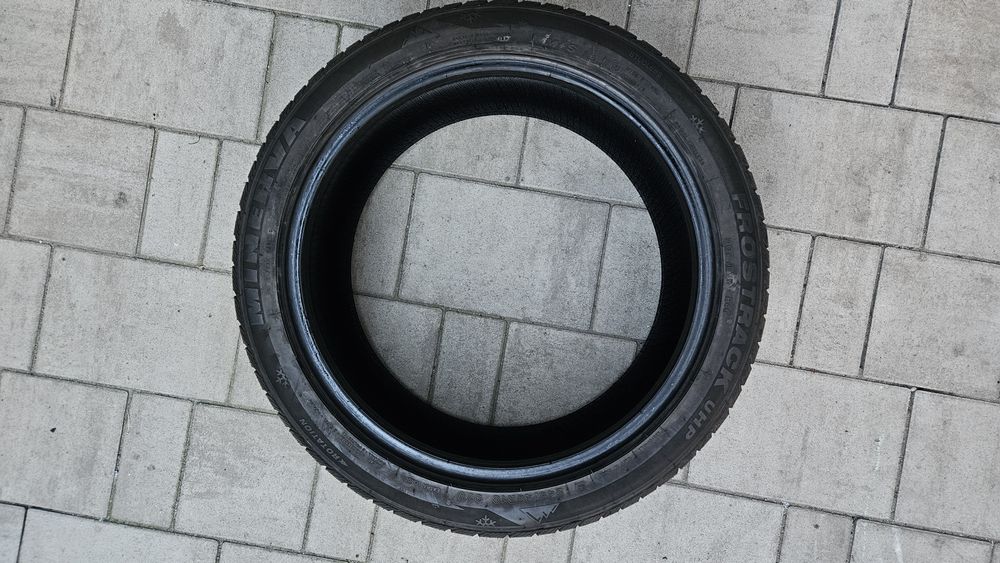 Vând cauciucuri de iarna 1200 lei