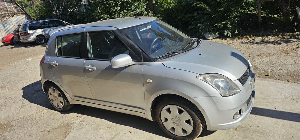 Suzuki swift 1.3 бензин  2005г НА ЧАСТИ