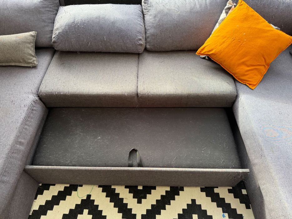 Подарявам захабен диван