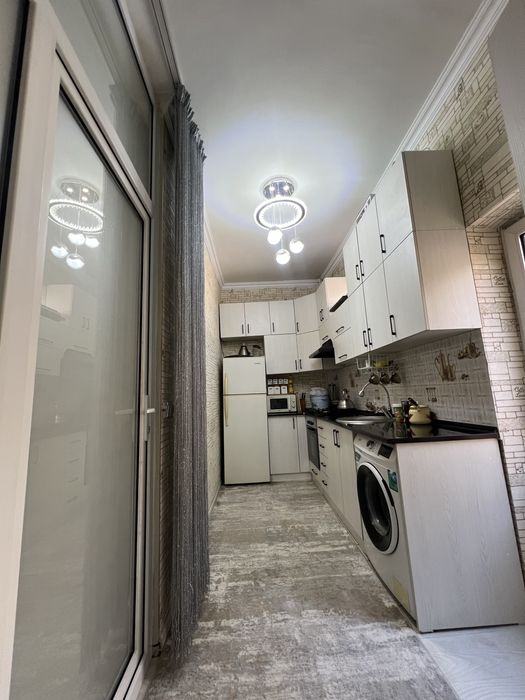 KOTTEJ sotiladi,3-xona,metroni yonida.