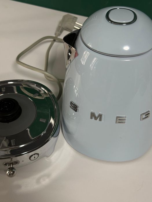 Smeg чайник голубой