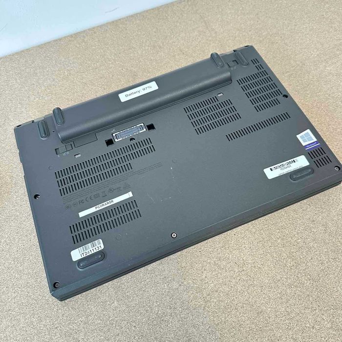 • Лаптоп Lenovo ThinkPad X270 12.5" FHD i5-7300/8GB/256GB SSD