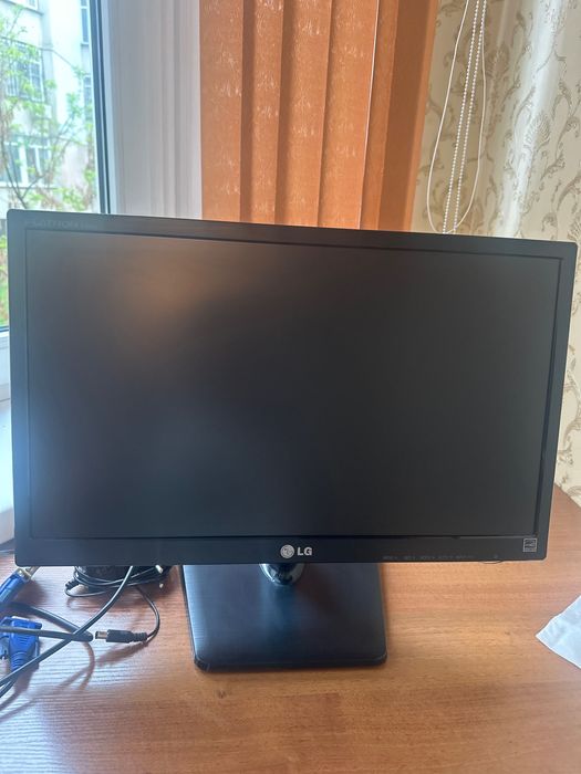 Монитор LG Flatron 20” — рабочий, недорого