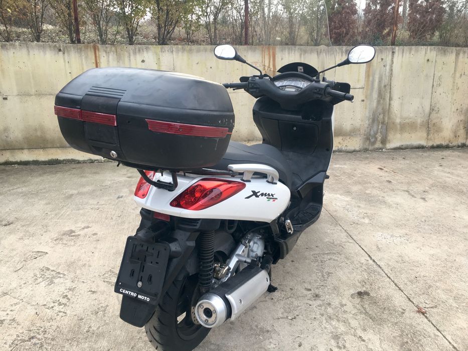 Yamaha X-Max 250