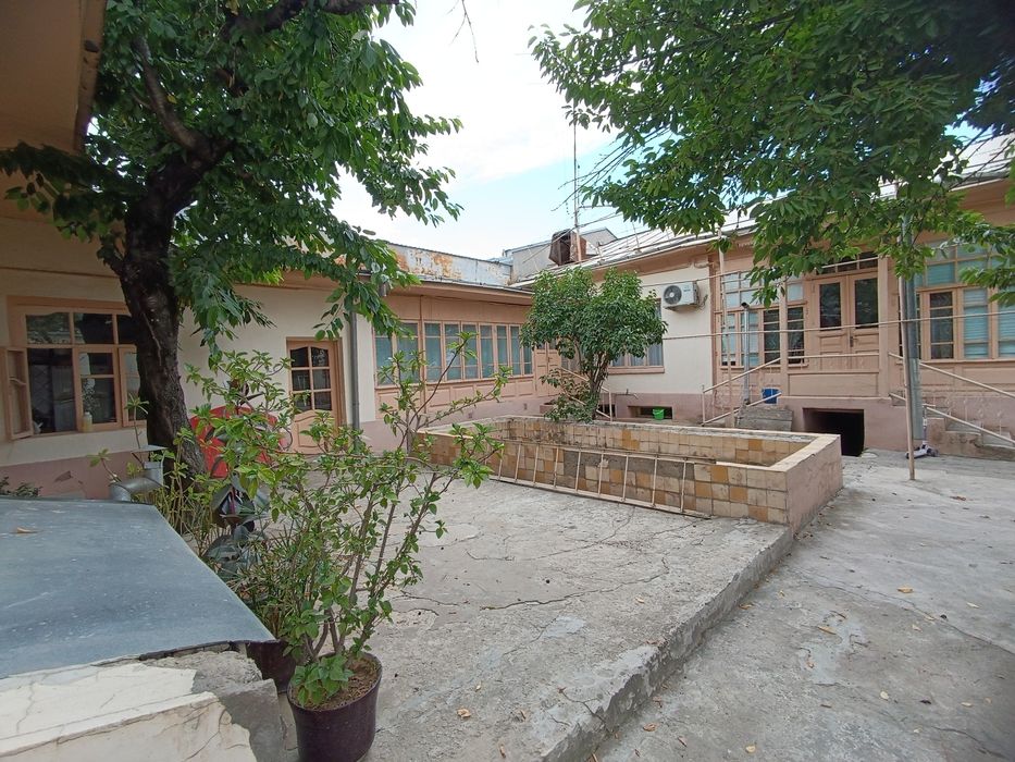 Уй сотилади 6 еки ярими 2.7 сотих профессорский