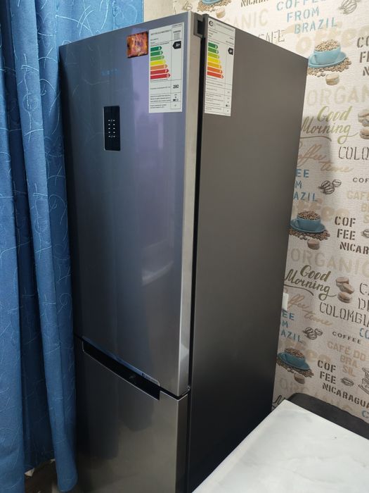 Холодильник Samsung