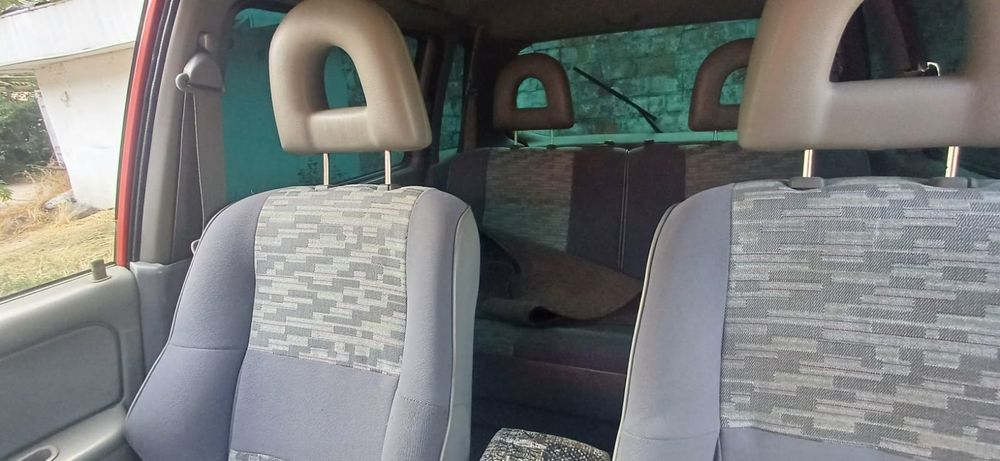 Машина Mitsubishi Space runner