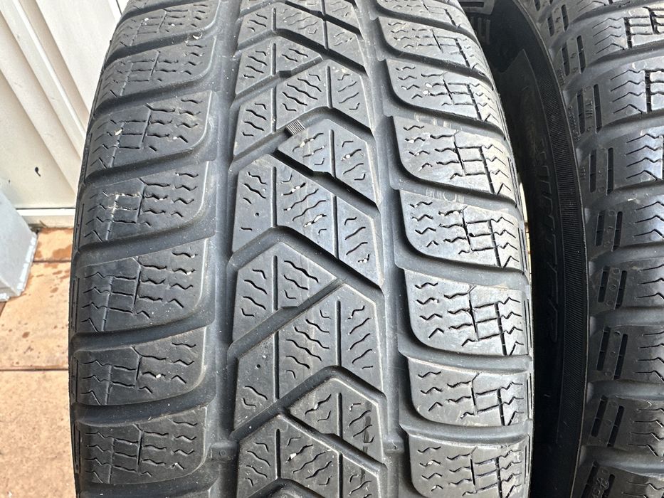 215/60/16  Pirelli de iarna dot 2022. /100 lei bucata