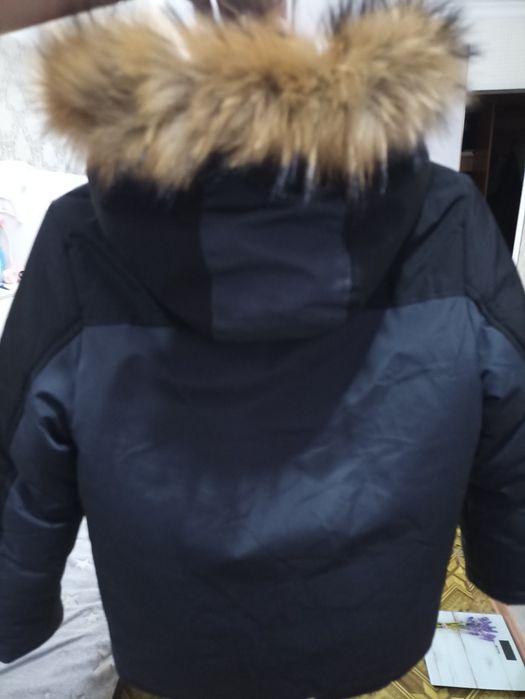 Продам куртку 134 размер на 7-8 лет