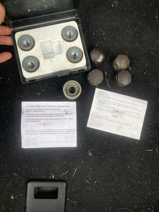 Резервна гума тип патерица Opel Insignia 2011