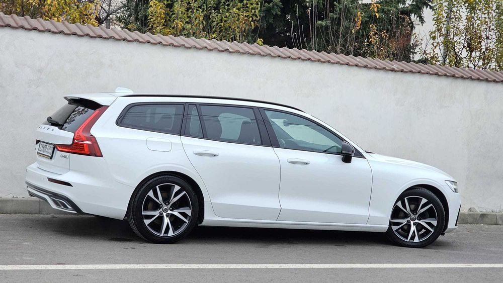 Volvo V60 R-Design 2020 2.0d 190cp Automat Faruri LED Keyless LINE TOP