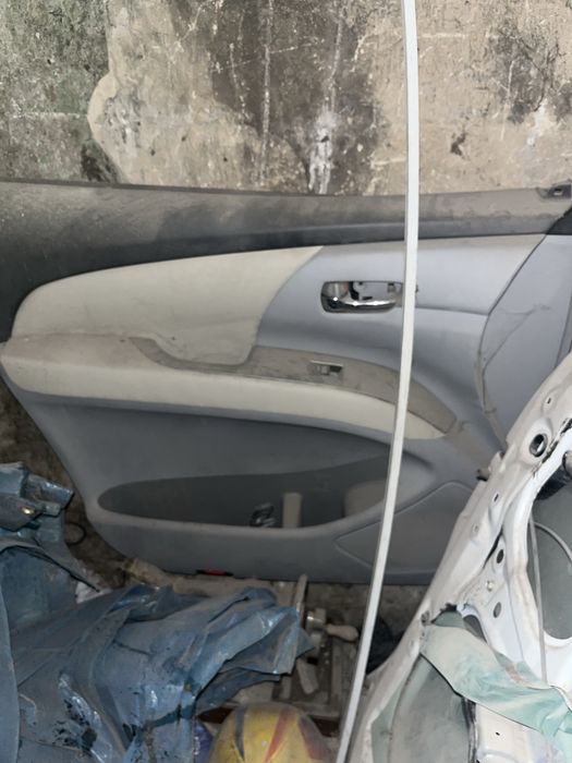 Дверь на тайота эстимо