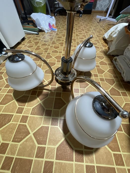 Продается люстра