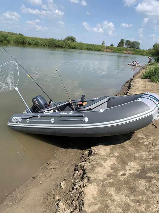 Лодка Азимут Эверест 385 с мотором ямаха 9.9-15