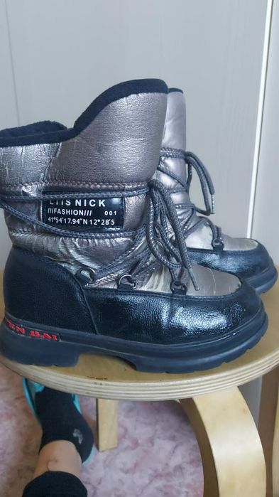Продам зимние сапоги на девочек за 3000 тенге