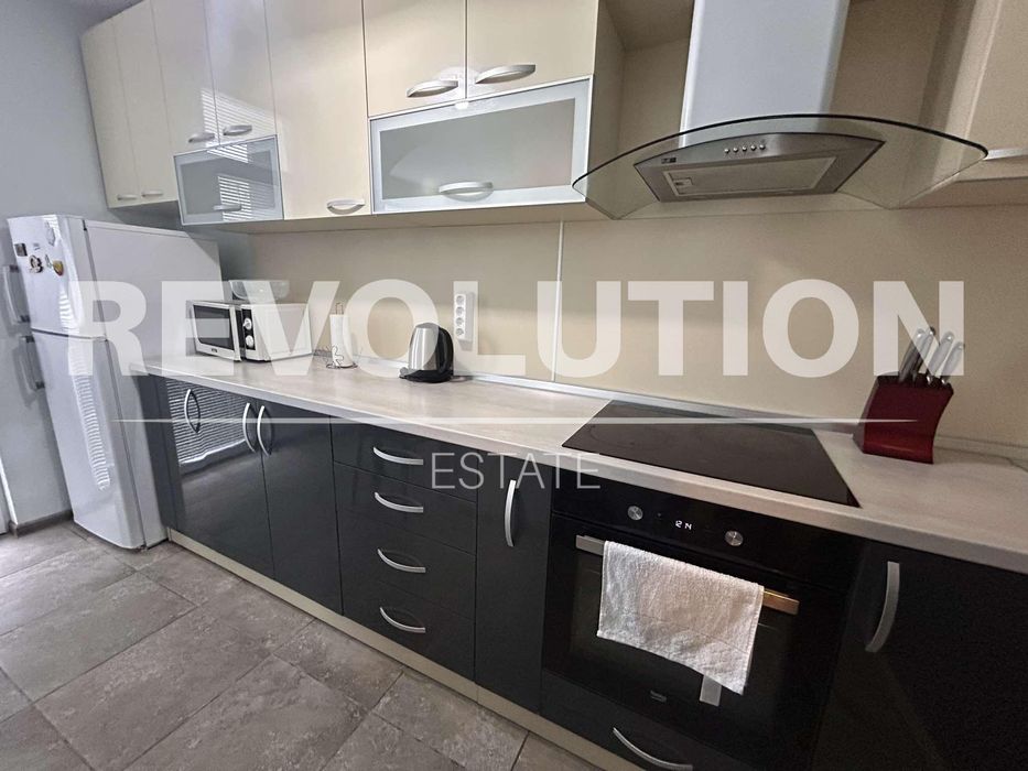 Дава се под наем Тристаен апартамент в Варна, Център - 90 кв.м за 650 € - Снимка #4