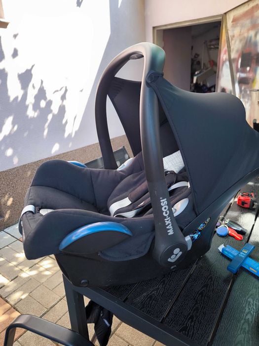 Бебешка кошница за кола Maxi Cosi