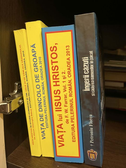 Vand colectie de carti