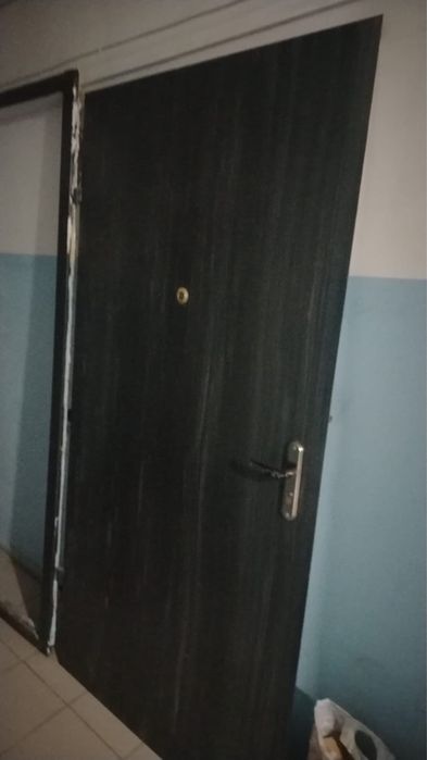 Сыртқы есік сатылады.Темір есік.