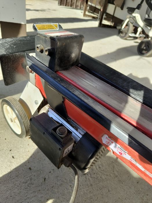 Vand despicator electric de lemne Ruris LM60, 2.2 kW, alimentare 220–2