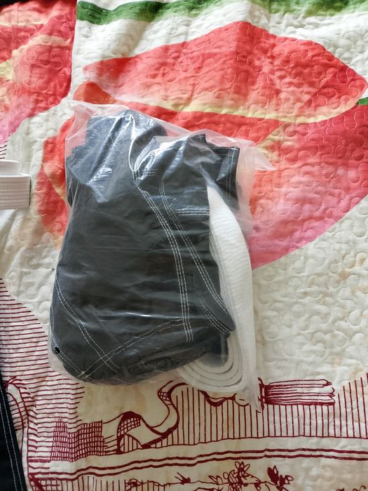 Продается кимоно джиу джитсу