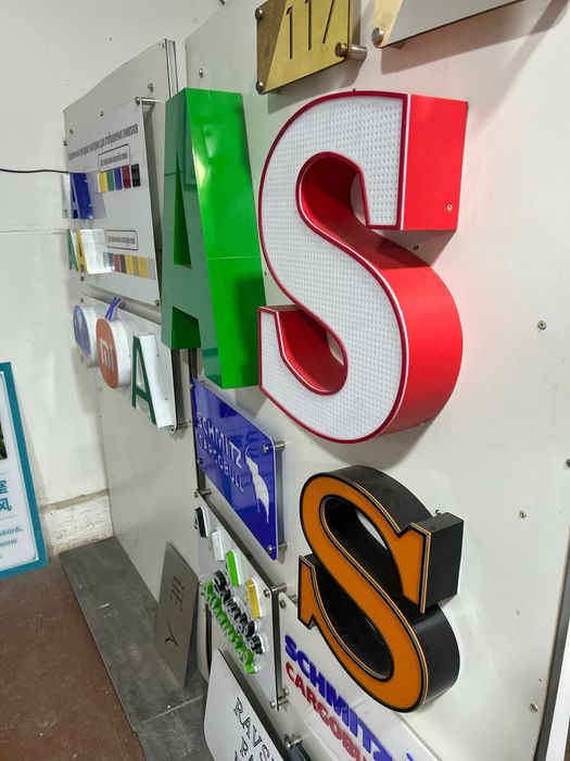 Объемные световые буквы по 6300 за сантиметр