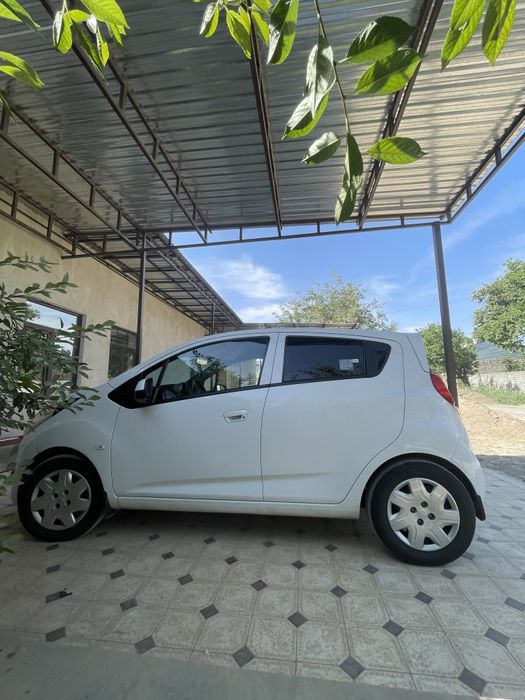 Спарк мошина сотилади