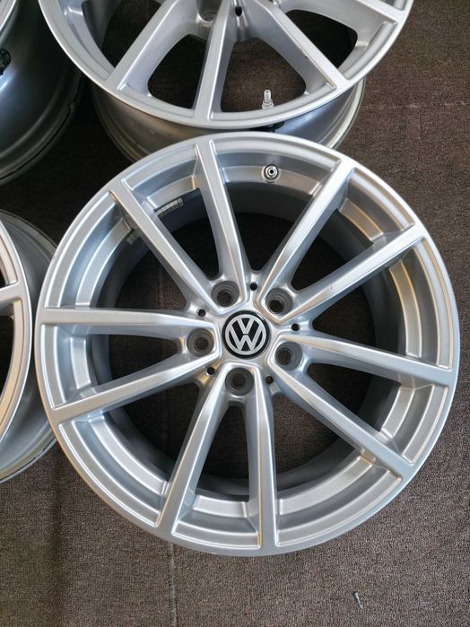 4 Jante Aliaj 5x112 17'' OE VW Golf Passat Touran Sharan Caddy Tiguan T-Roc / Skoda Octavia Superb Karoq Kodiaq 7.5J ET 30 CA NOI !