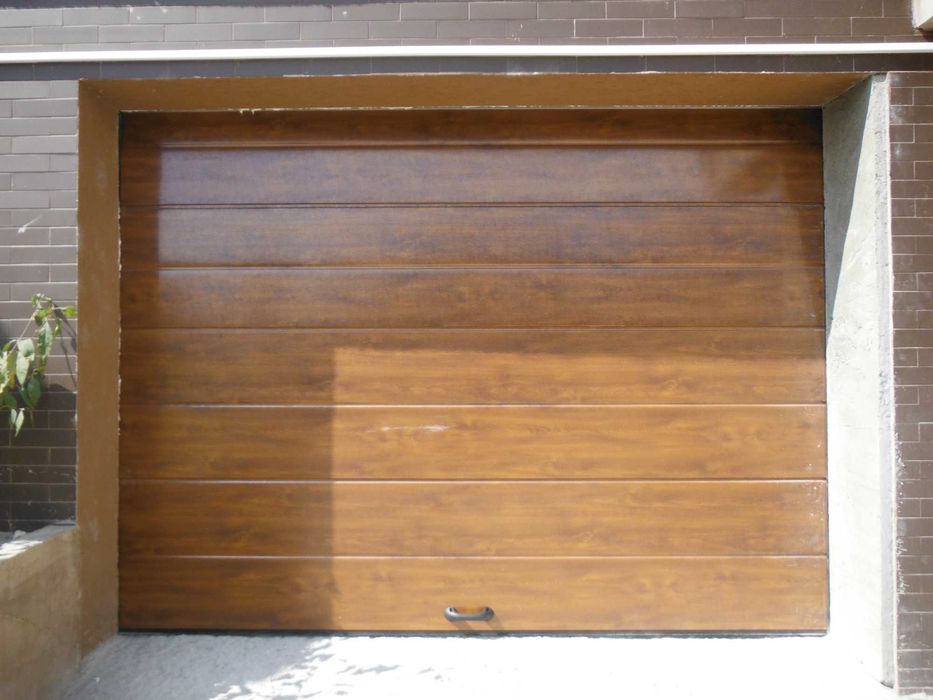 Vand Usa sectionala de garaj cu izolatie 2750L/2000 NUC sau Stejar Auriu