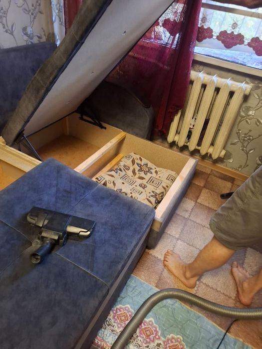 Продам диван б/у  в хорошем состоянии