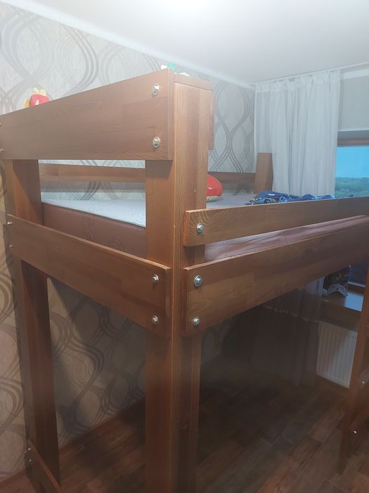 Продам кровать из дерева