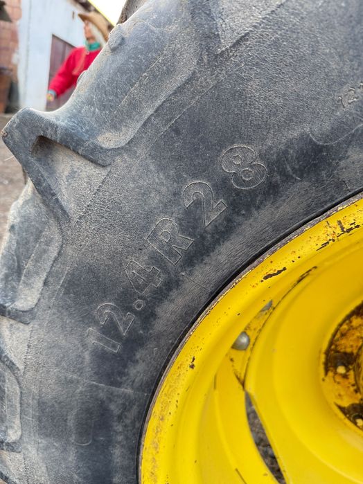 Vând set complet roți john deere