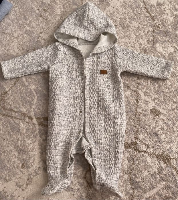 Продается детские осенние комбинезоны