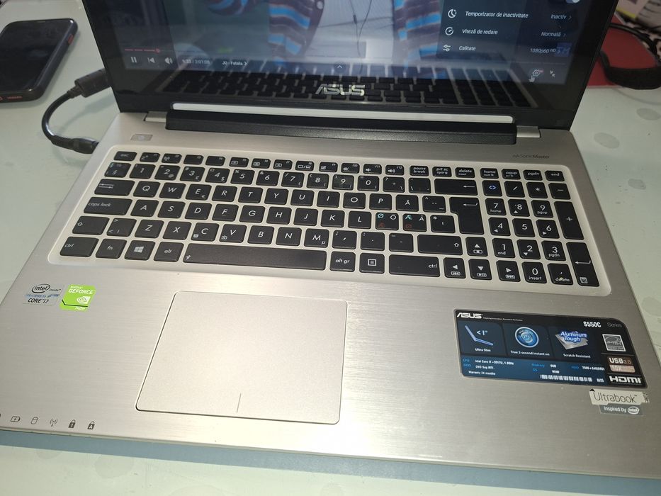 Asus cu touchscreen 15,6 inch, Intel i7, SSD 240gb, video dedicat 2 gb