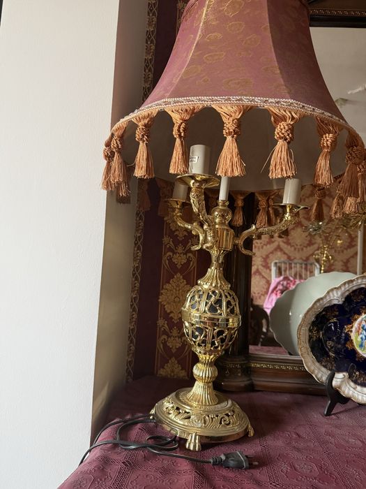 Настольная лампа