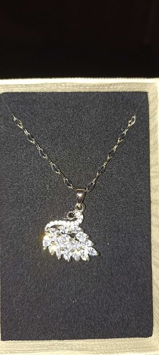 Красиво колие с лебед с цирконии