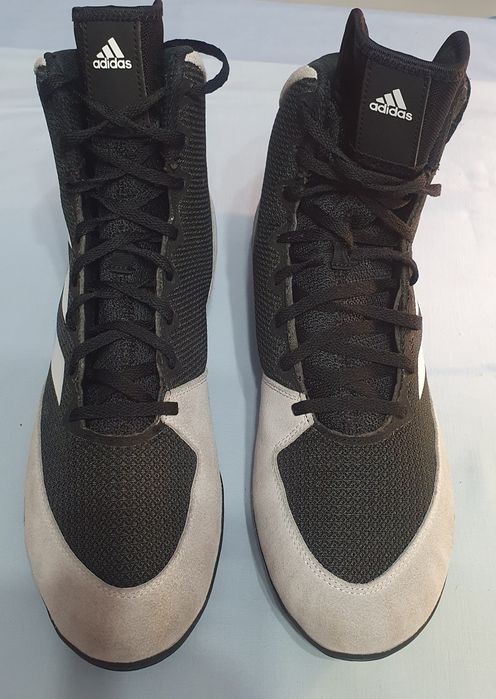 Adidas gheata numaru  45 si  1/2
