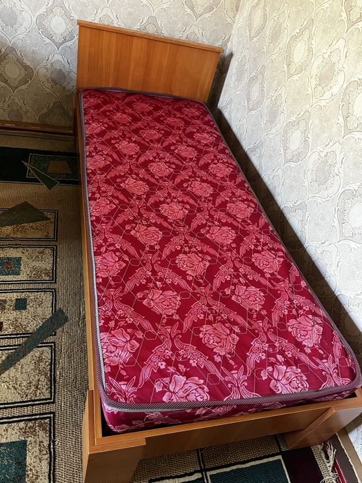 Односпальная кровать