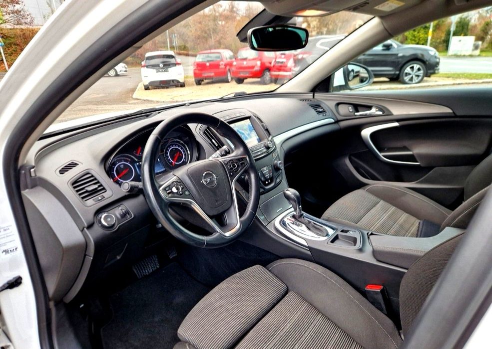 Opel Insignia - An 2016 -Diesel 1.6 - Automat