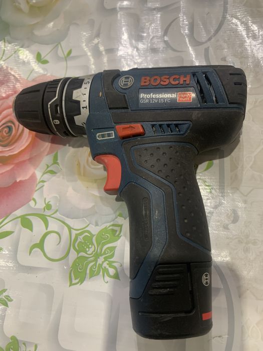 Bosch Bosch GSR 12V-15 FC/двускоростен винтоверт със меняеми глави