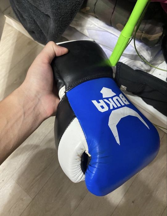 Перчатки для бокса