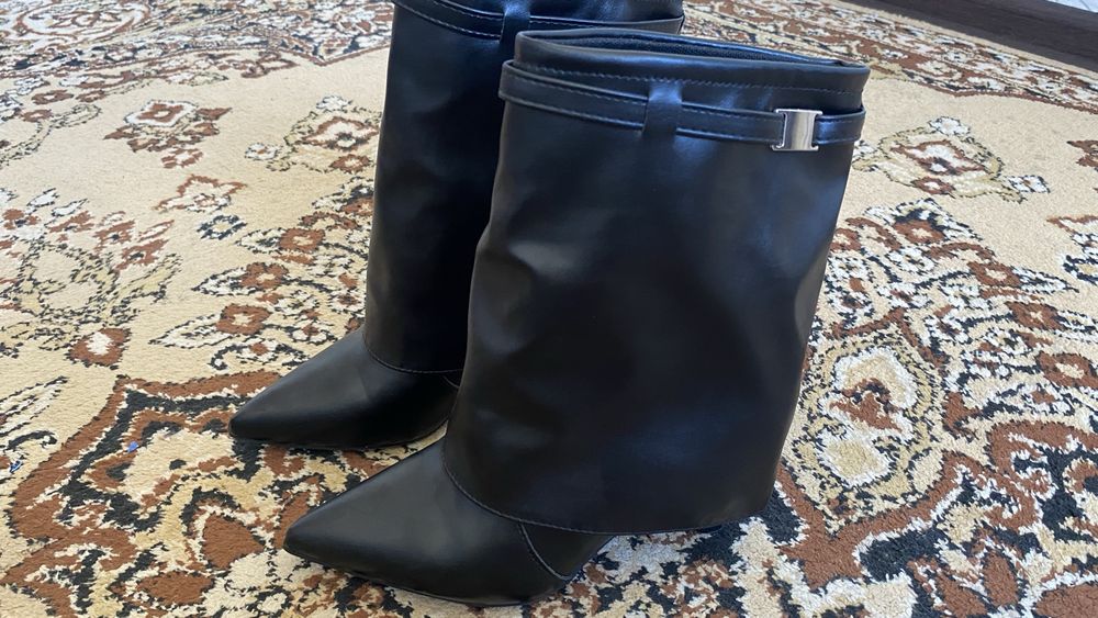Сапожки женские, новые