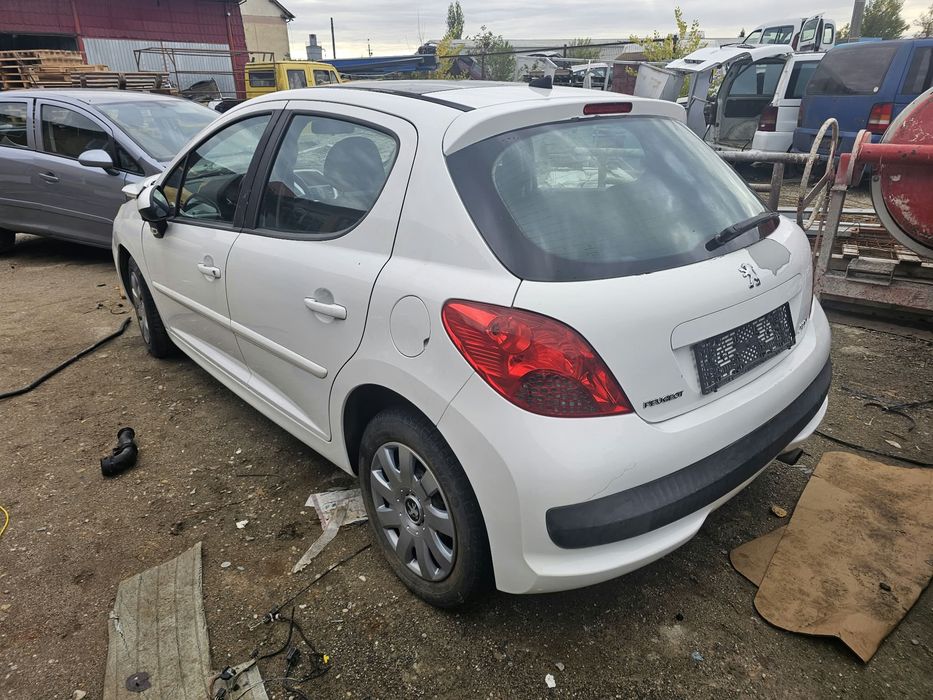 Fuzeta fata dreapta Peugeot 207 2008 1.4 VTi MT (95 hp)