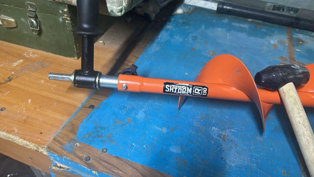 Ледобур для зимней рыбалки