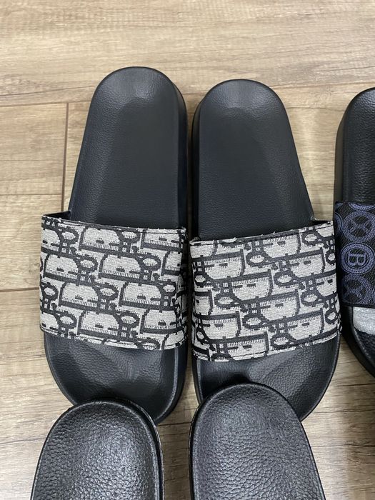 Шлепки Burberry новый