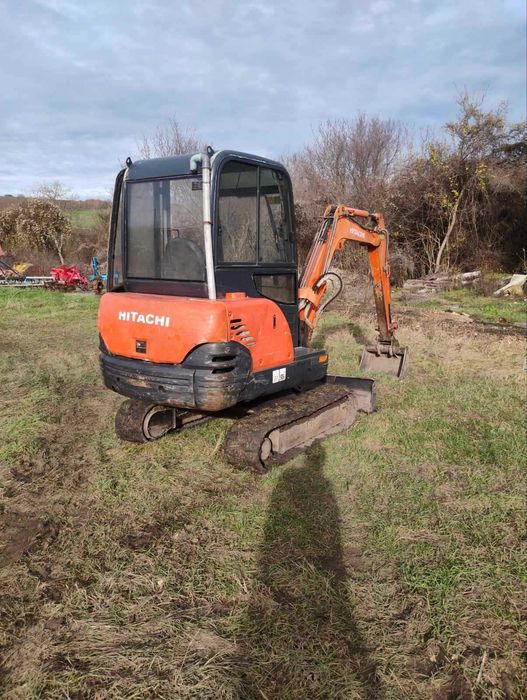 Продавам багер Hitachi zx25