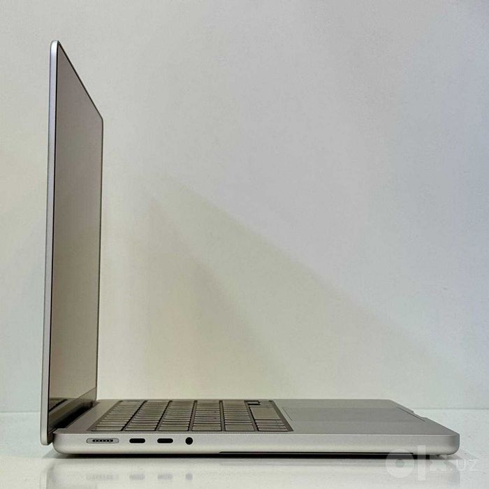 как новый MacBook Pro 14 m5 / 24 / 1Tb Silver